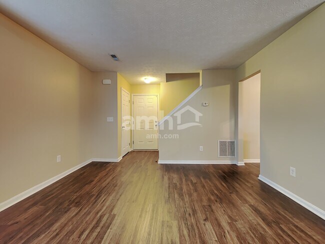 Building Photo - 355 Hennepin Dr