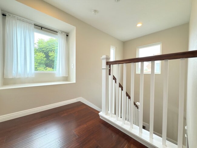 Building Photo - Spacious 4-Bedroom Home in Private Sylmar ...