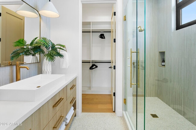 Building Photo - 4207 E Campbell Ave