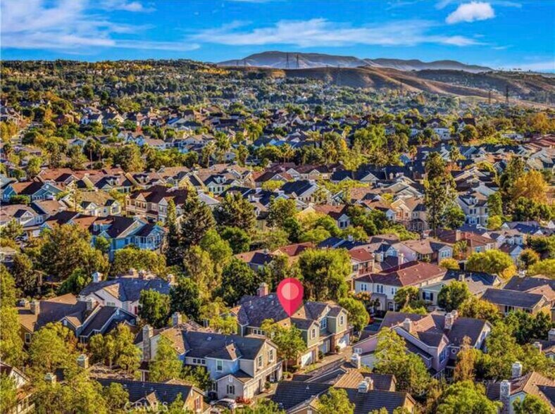 Building Photo - 16 Shelburne St