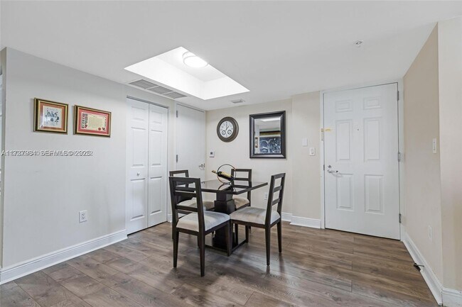 Building Photo - 3232 SW 22nd Terrace