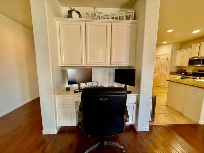 Building Photo - Great home in a cul de sac