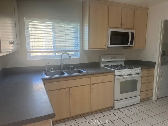 Building Photo - 4781 Logana Plaza