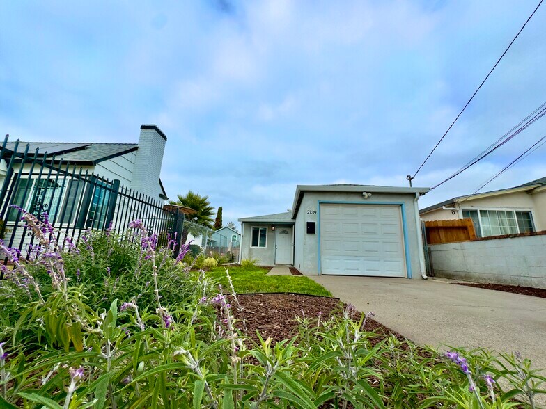 Building Photo - 2139 103rd Ave