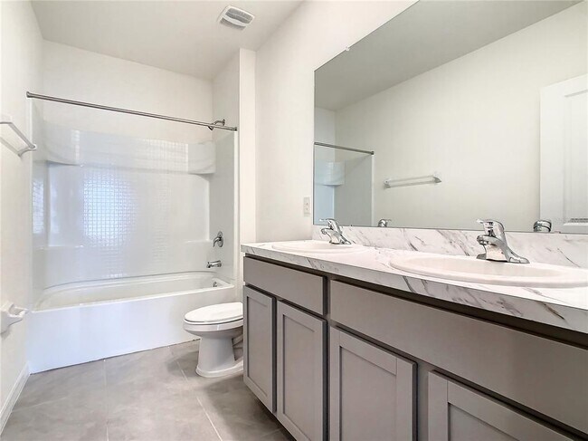 Building Photo - 16506 Mosaic Oar Dr
