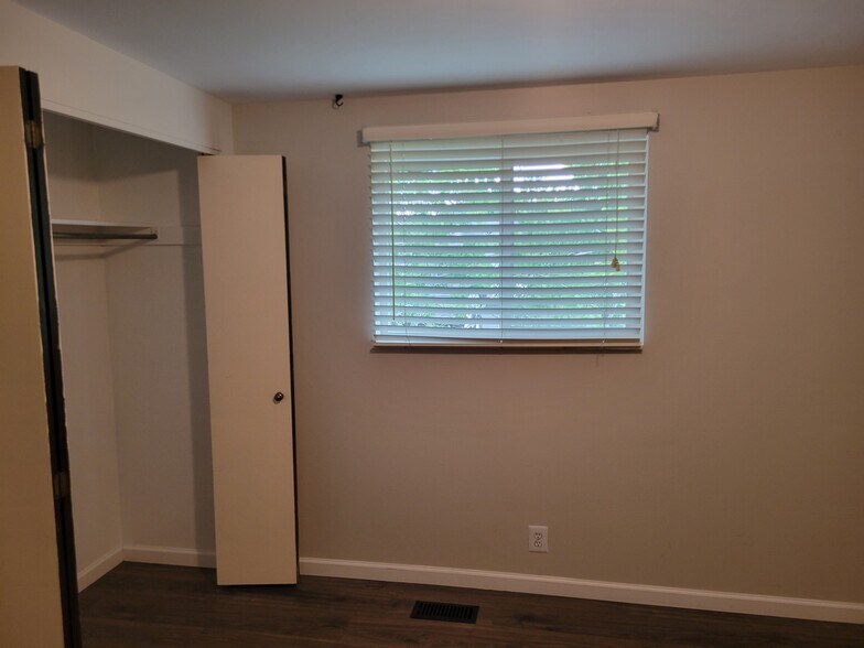 Building Photo - 1208 S 900 E