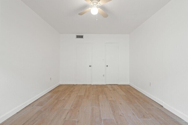 Building Photo - 7831 SW 56th St