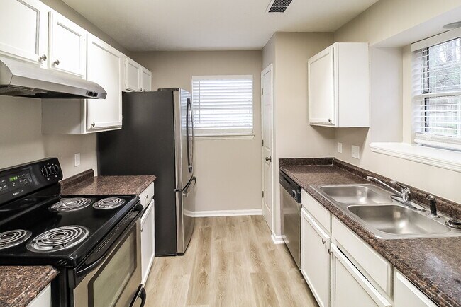 Building Photo - 1970 Corners Cir