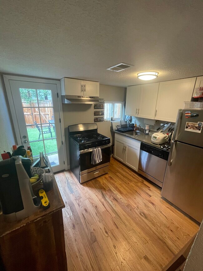 Building Photo - 1733 E 35th Ave