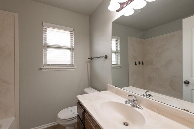 Building Photo - 14358 Redvine Rd