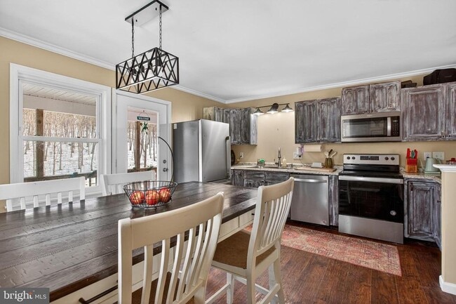 Building Photo - 1238 Logger Dr