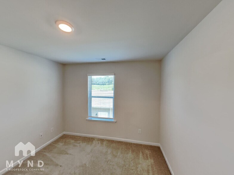 Building Photo - 430 Sagecroft Ln