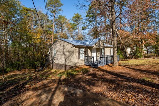 Building Photo - 581 Ridgewood Dr