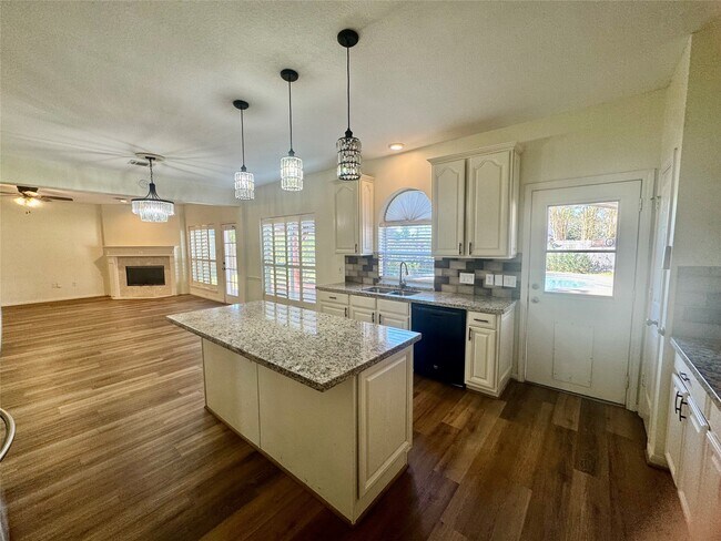 Building Photo - 3602 Garrettsville Dr