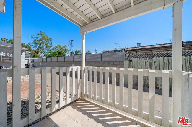 Building Photo - 14721 Sylvan St
