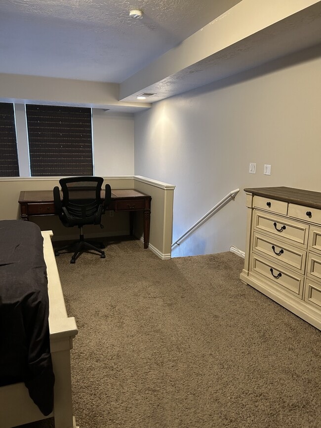 Building Photo - 5 S 500 W