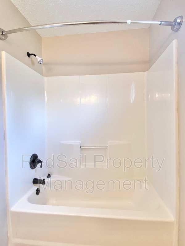 Building Photo - 204 Gate House Rd