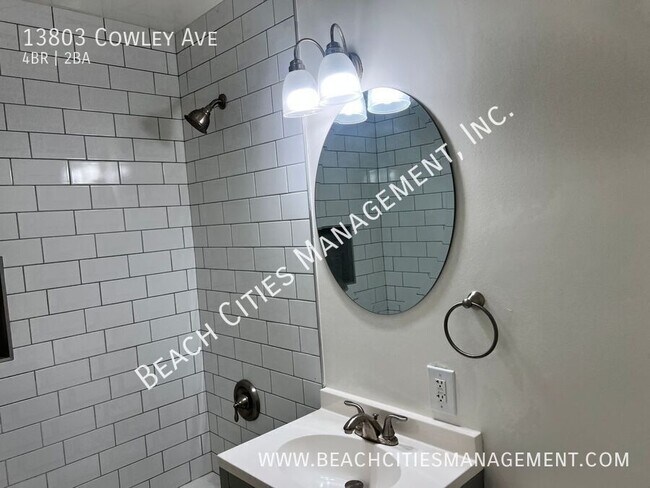 Building Photo - 13803 Cowley Ave