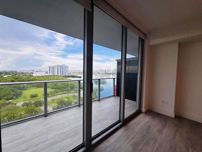 Building Photo - 16385 Biscayne Blvd