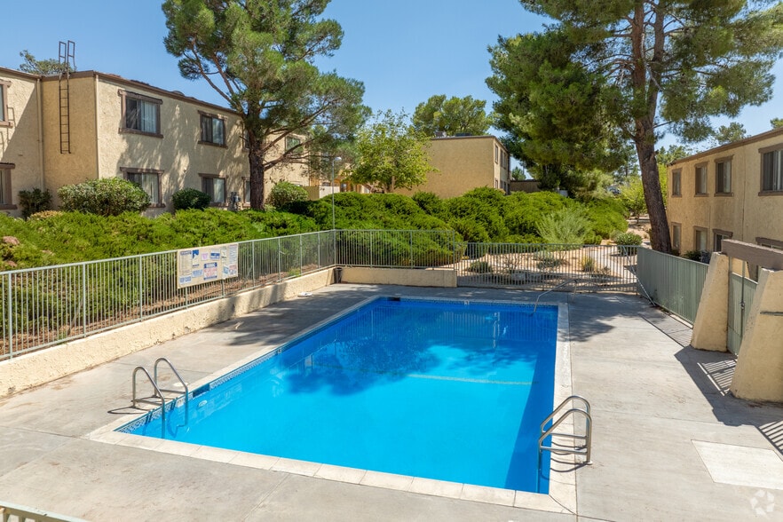 Primary Photo - Park View Apartments