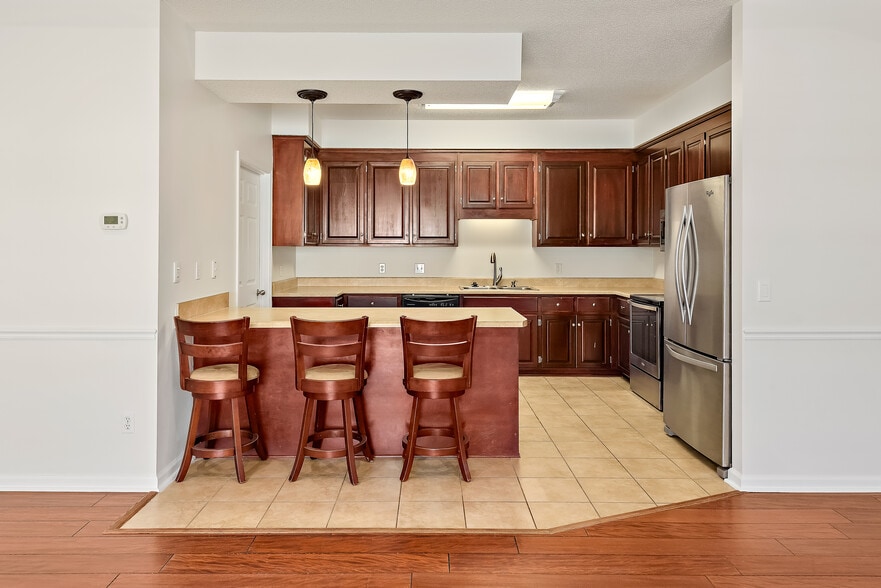 Kitchen - 184 Concord Ave