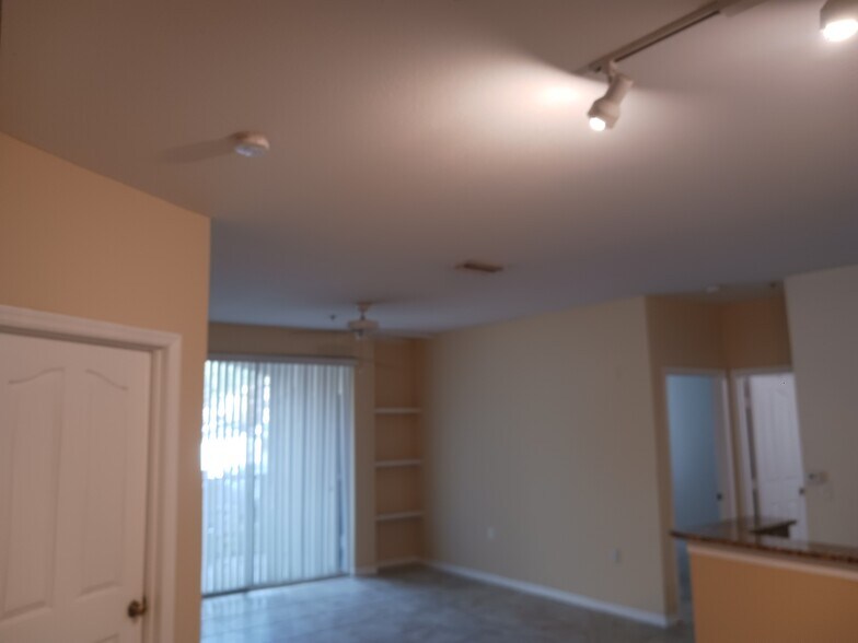 Building Photo - 1408 Lake Shadow Cir