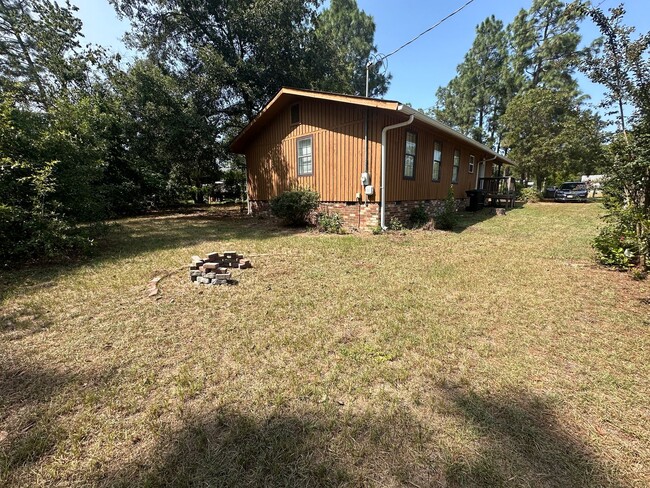 Building Photo - 2320 Travis Rd