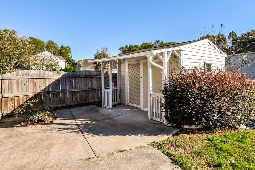 Building Photo - 1016 Narcissus Ct