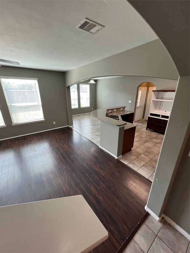 Building Photo - 23623 Plantation Pines Ln