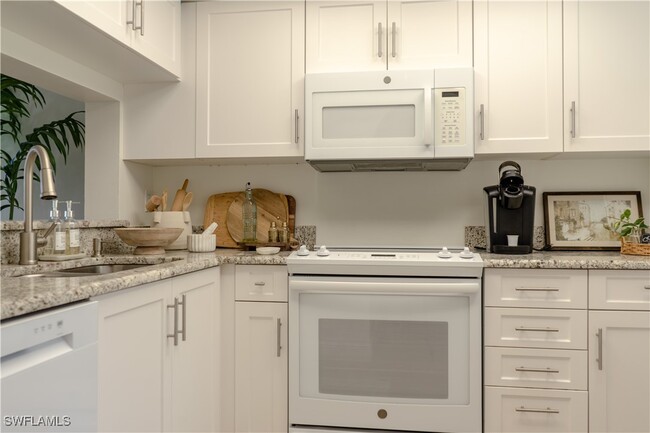 Building Photo - 265 Deerwood Cir
