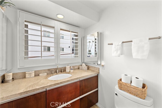 Building Photo - 462 Cliff Dr