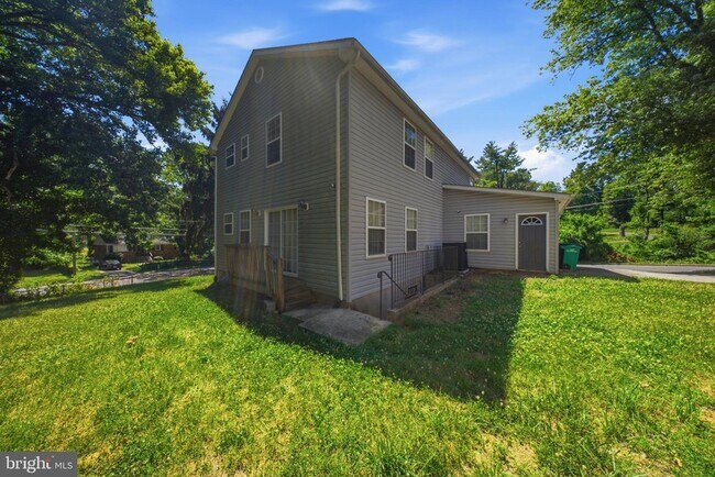 Building Photo - 7611 Temple Hill Rd