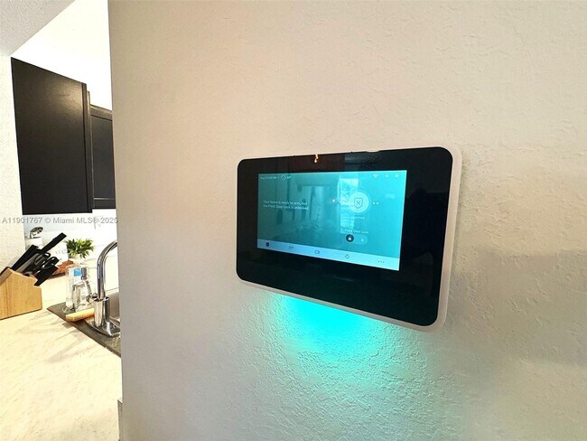 Building Photo - 476 NE 5th St