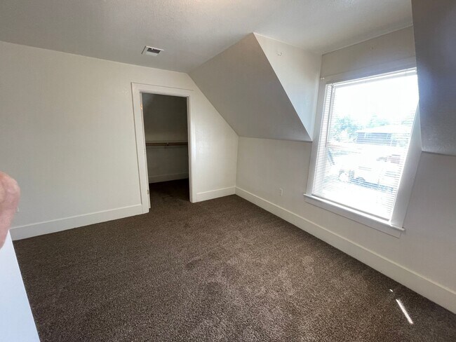 Building Photo - 1229 12th St