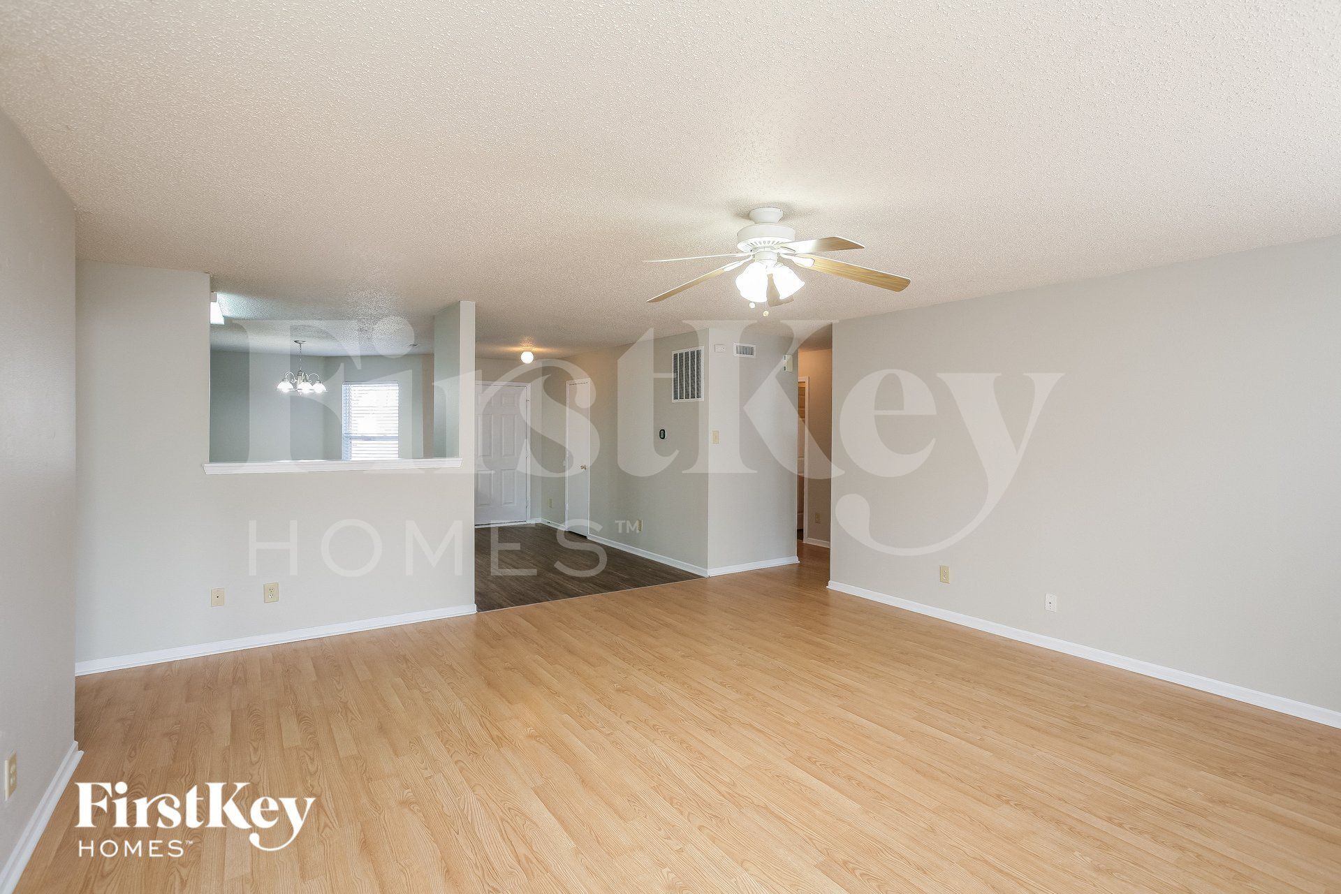 Building Photo - 915 Streamside Dr