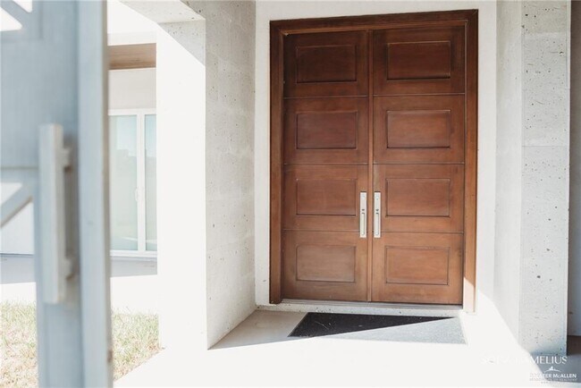 Building Photo - 2012 S 48th St