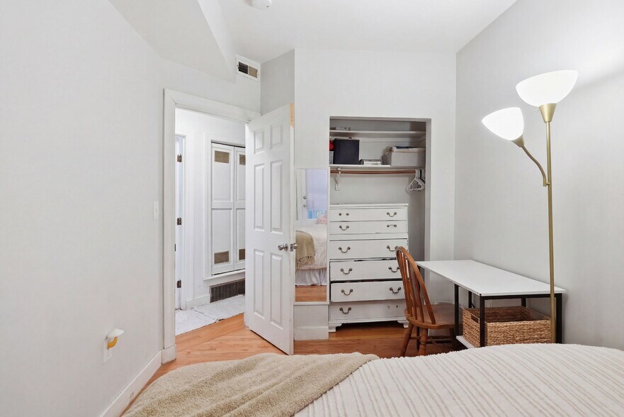 Building Photo - 20 Symphony Rd