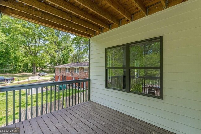 Building Photo - 1410 Eastland Rd SE