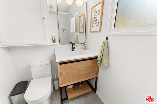 Building Photo - 1338 Montecito Cir
