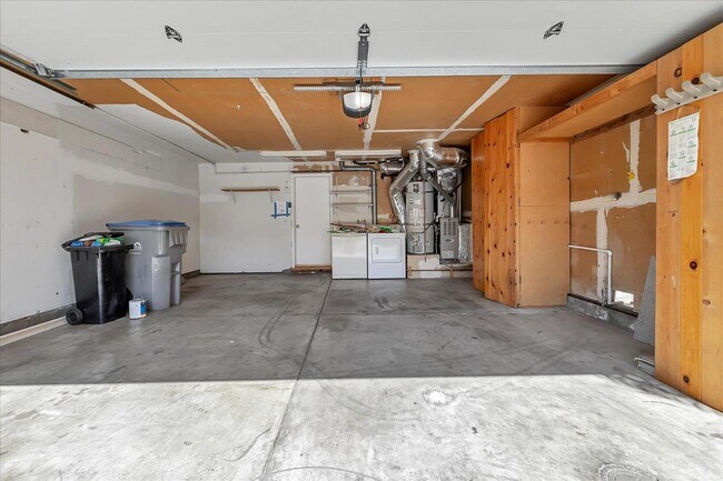 Building Photo - 6640 Bunker Hill Ct