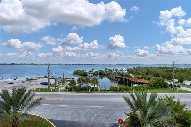 Building Photo - 1375 Beach Rd