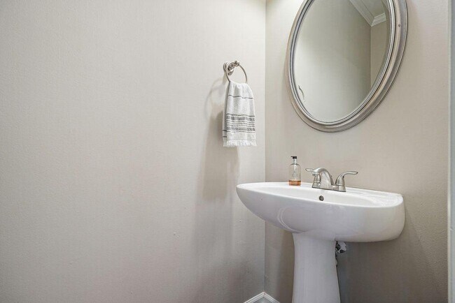 Building Photo - 3803 Waters Edge Trail