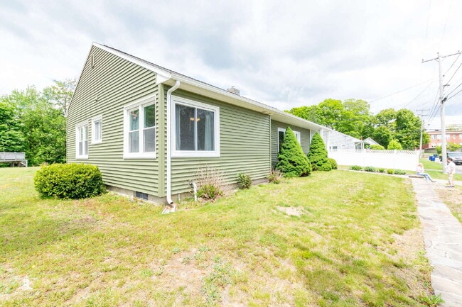 Building Photo - Charming 3BR South Portland Single-Family Home | Sunroom, Garage, Basement Storage & Spacious Yard