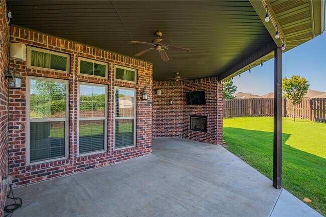 Building Photo - 4605 Willowridge Way