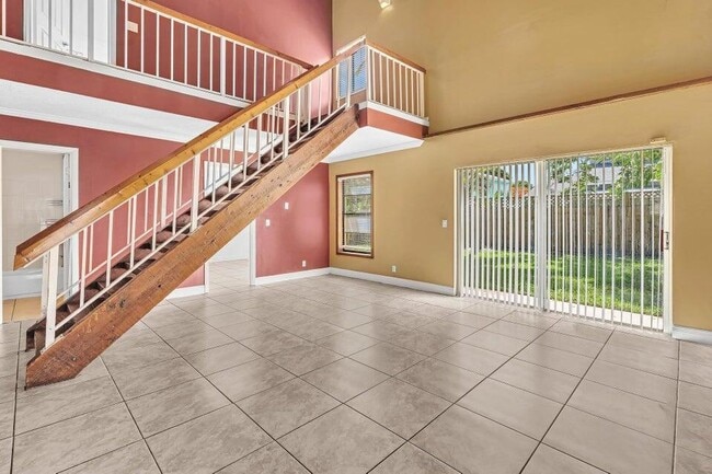 Building Photo - 2438 Southridge Rd