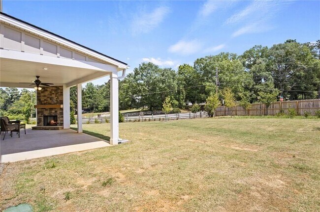 Building Photo - 213 Chiswick Lp