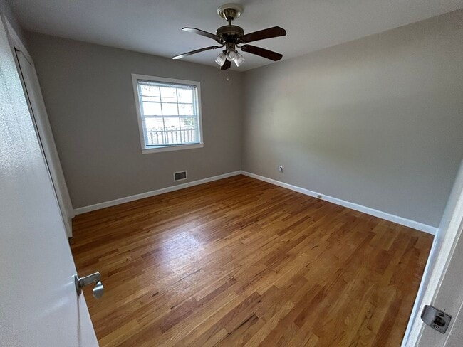 Building Photo - Updated home in College Acres!