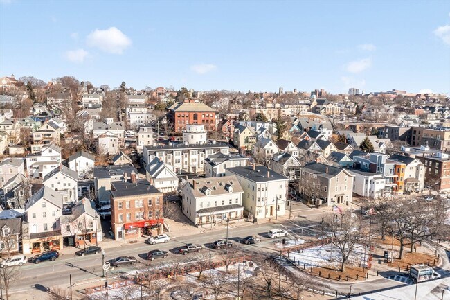 Building Photo - 571 Somerville Ave