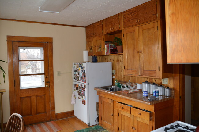 Building Photo - 3740 Bryant Ave S