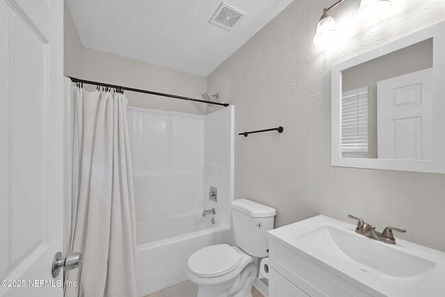 Building Photo - 3702 Wood Creek Ln